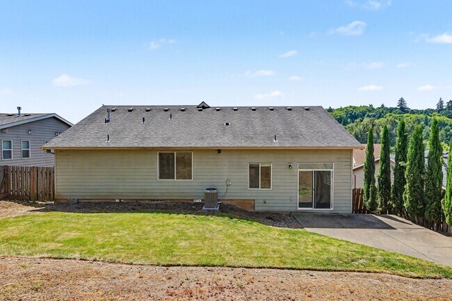 Building Photo - 3 bed, 2 bath home in West Salem's Brush College neighborhood
