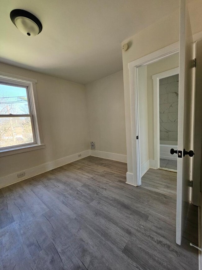 Building Photo - 1103 Baldwin St