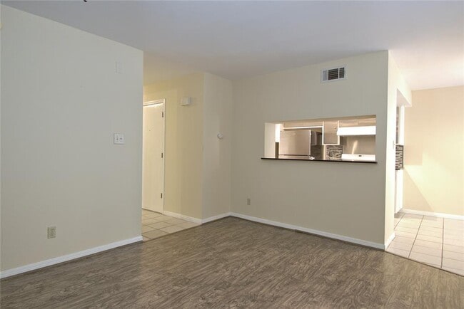Building Photo - 6489 Hart Ln