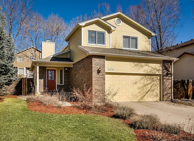 Primary Photo - Stunning 3Bed 3Bath W/ Moutain views and u...