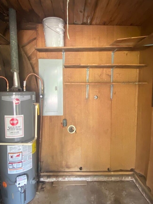 Building Photo - Renovated 3 Bedroom 1 Bath Home for Rent!