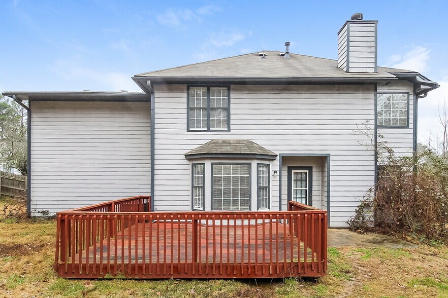 Building Photo - 1015 Redan Trce