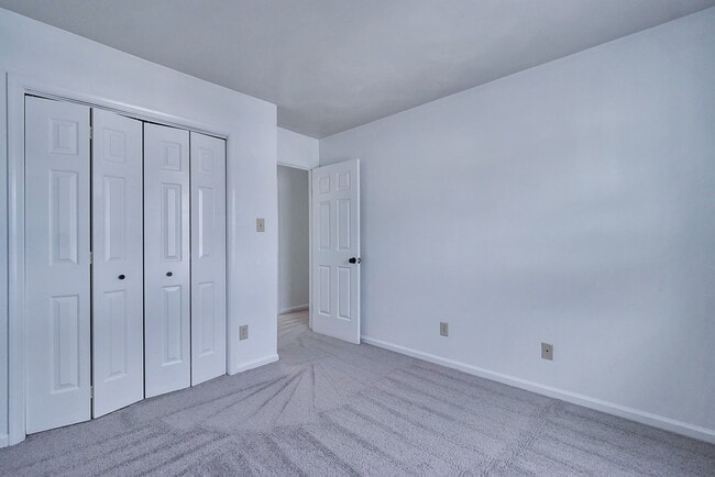 Building Photo - 5512 Finespun Last