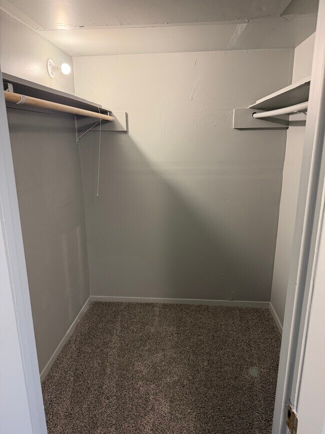 Building Photo - Pine Street Terrace