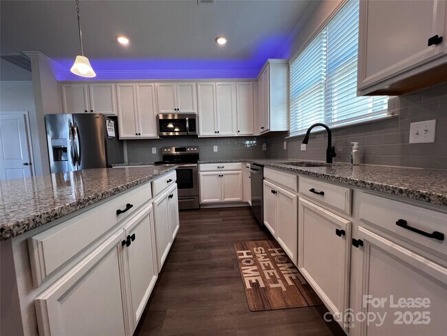 Building Photo - 108 Keats Aly