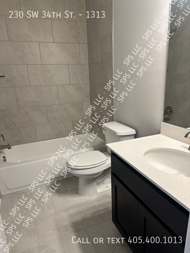 Building Photo - 230 SW 34th St