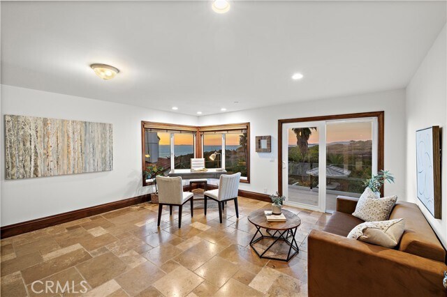 Building Photo - 3811 Vista Blanca