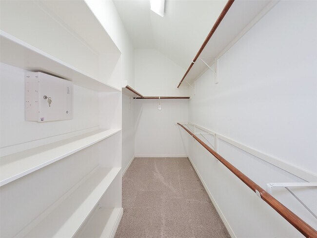 Building Photo - 25219 Piney Heights Ln