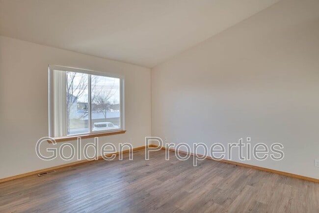 Building Photo - 7488 N Courcelles Pkwy