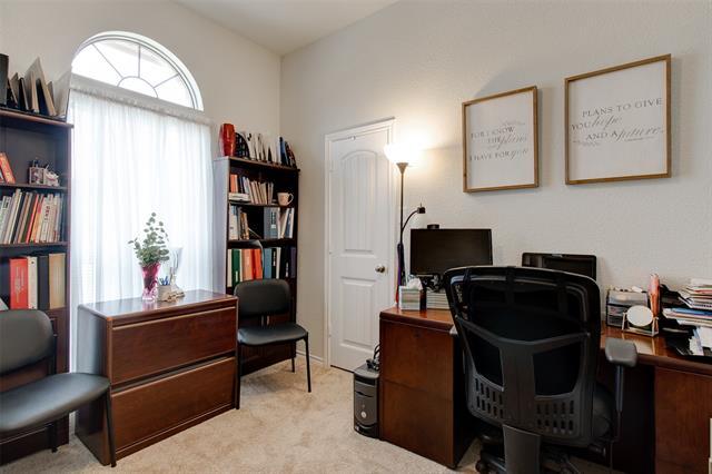 Building Photo - 531 Sydney St