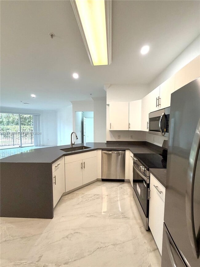 Building Photo - 4402 SW 160th Ave