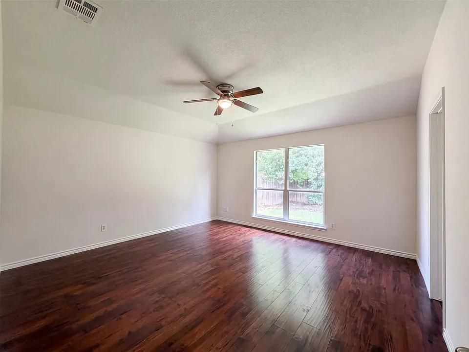Building Photo - 2324 Glenhaven Dr