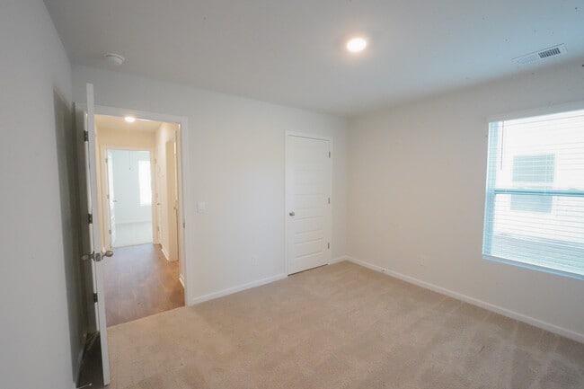 Building Photo - 448 Coconut Dr