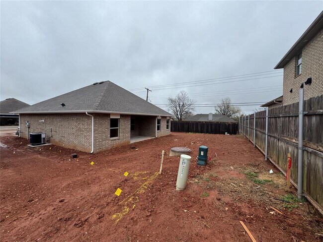Building Photo - 6812 Labelle Dr