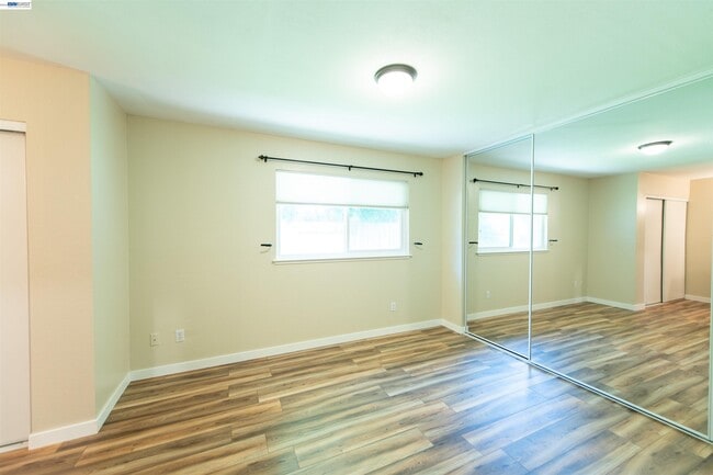 Building Photo - 3600 Kobias Ct