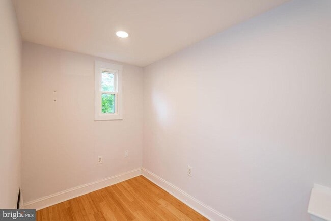 Building Photo - 2107 Clymer St