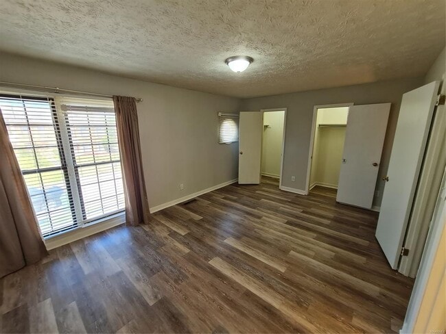 Building Photo - 1613 Cobblestone Ct