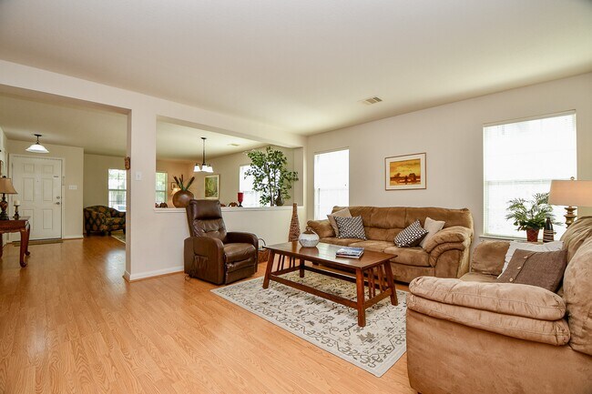 Building Photo - 18114 Waverly Hollow Ln