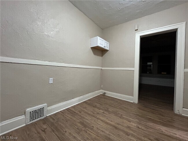 Building Photo - 3415 Altamont Rd