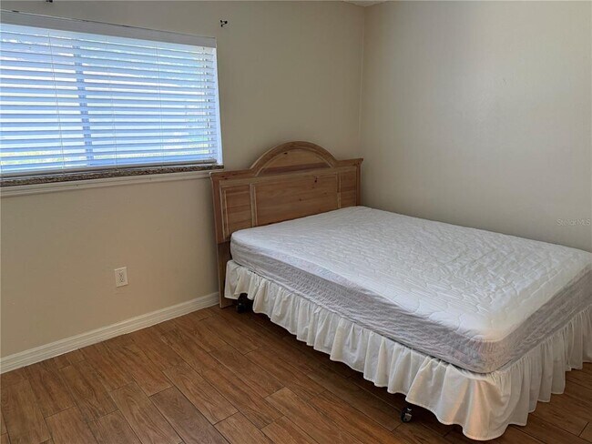 Building Photo - 1831 Bough Ave