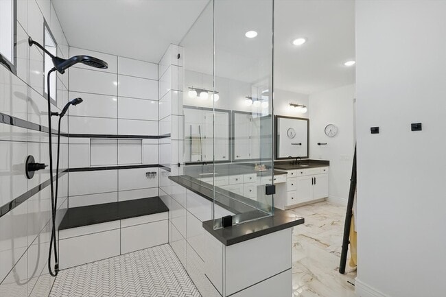 Building Photo - 12424 Blue Granite Dr