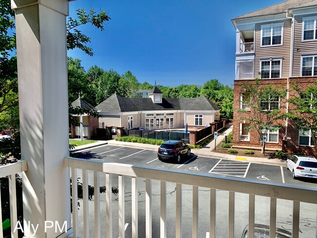 Building Photo - 1052 Glenwood Station Ln