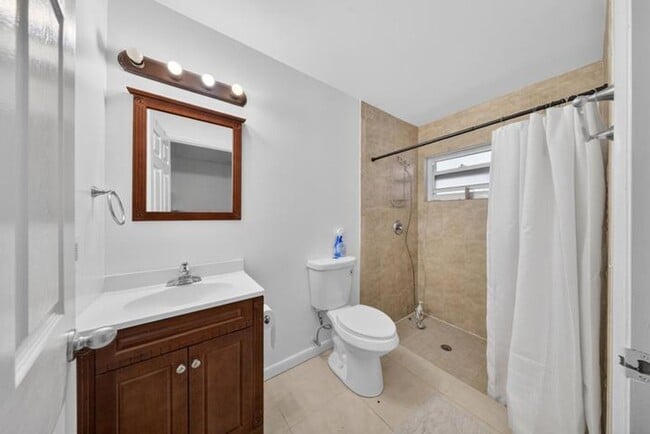 Building Photo - 849 Camellia Dr