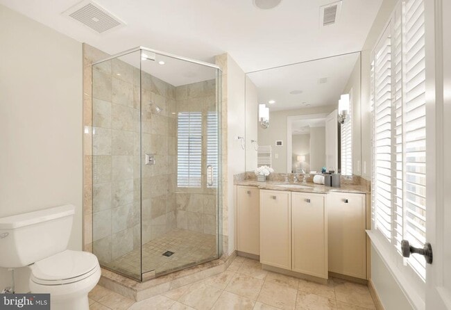 Building Photo - 622 Ponte Villas N