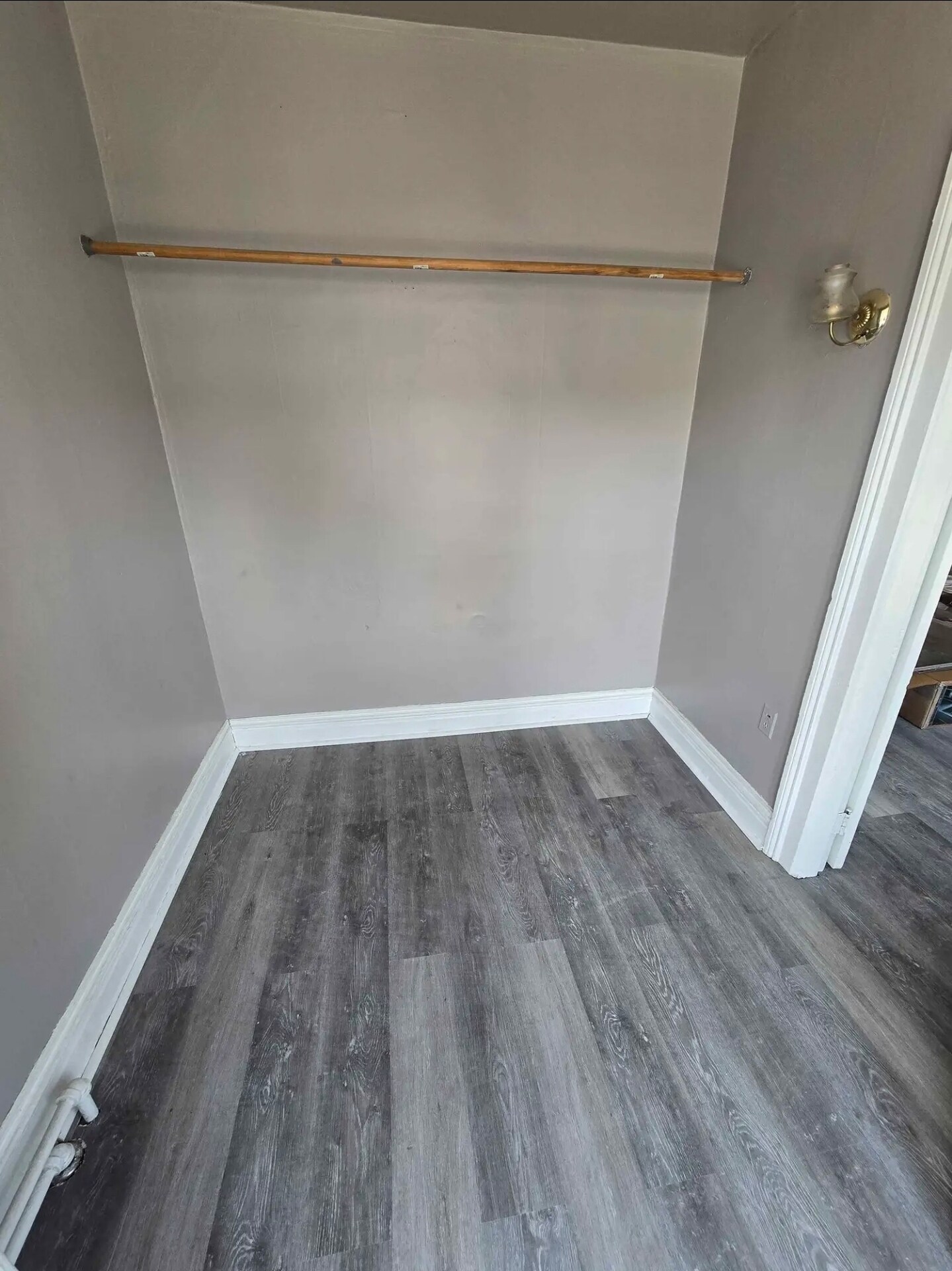 Building Photo - 541 5th Ave