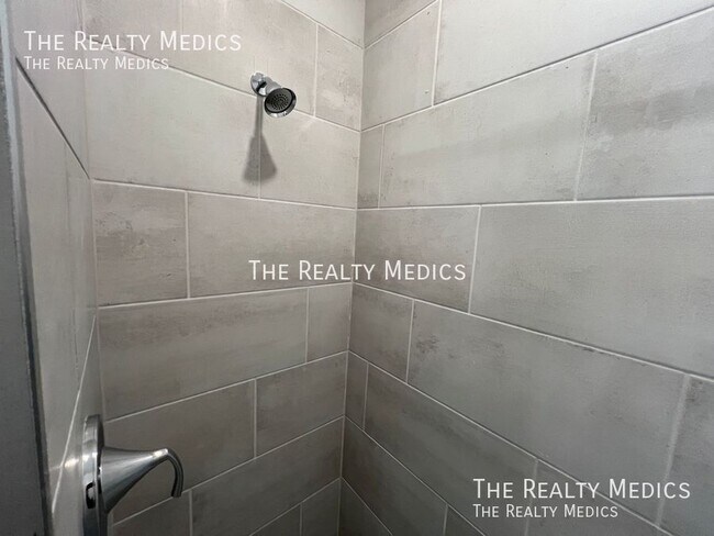 Building Photo - 9301 SW 58th Cir