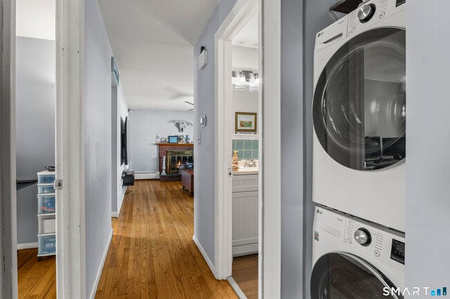 Building Photo - 77 Basswood Dr