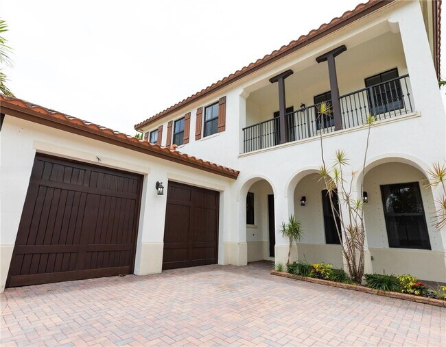 Building Photo - Northwest 82nd Drive, Pembroke Pines, FL 33024 - 4 BR 3 BA single-family home