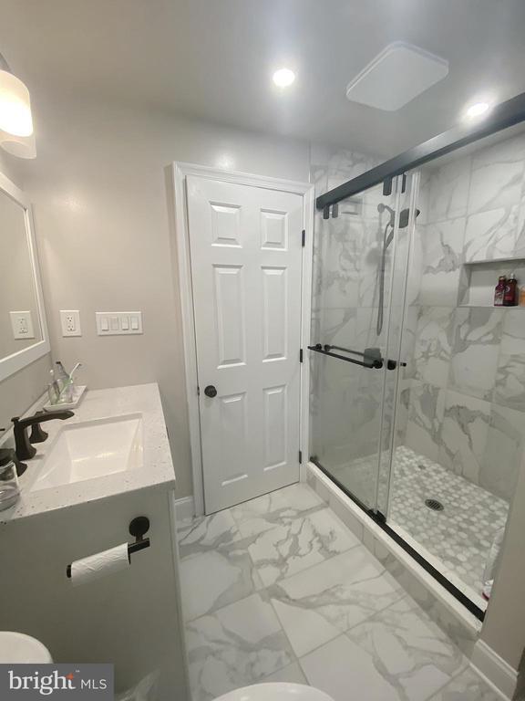 Building Photo - 5705 Denfield Rd