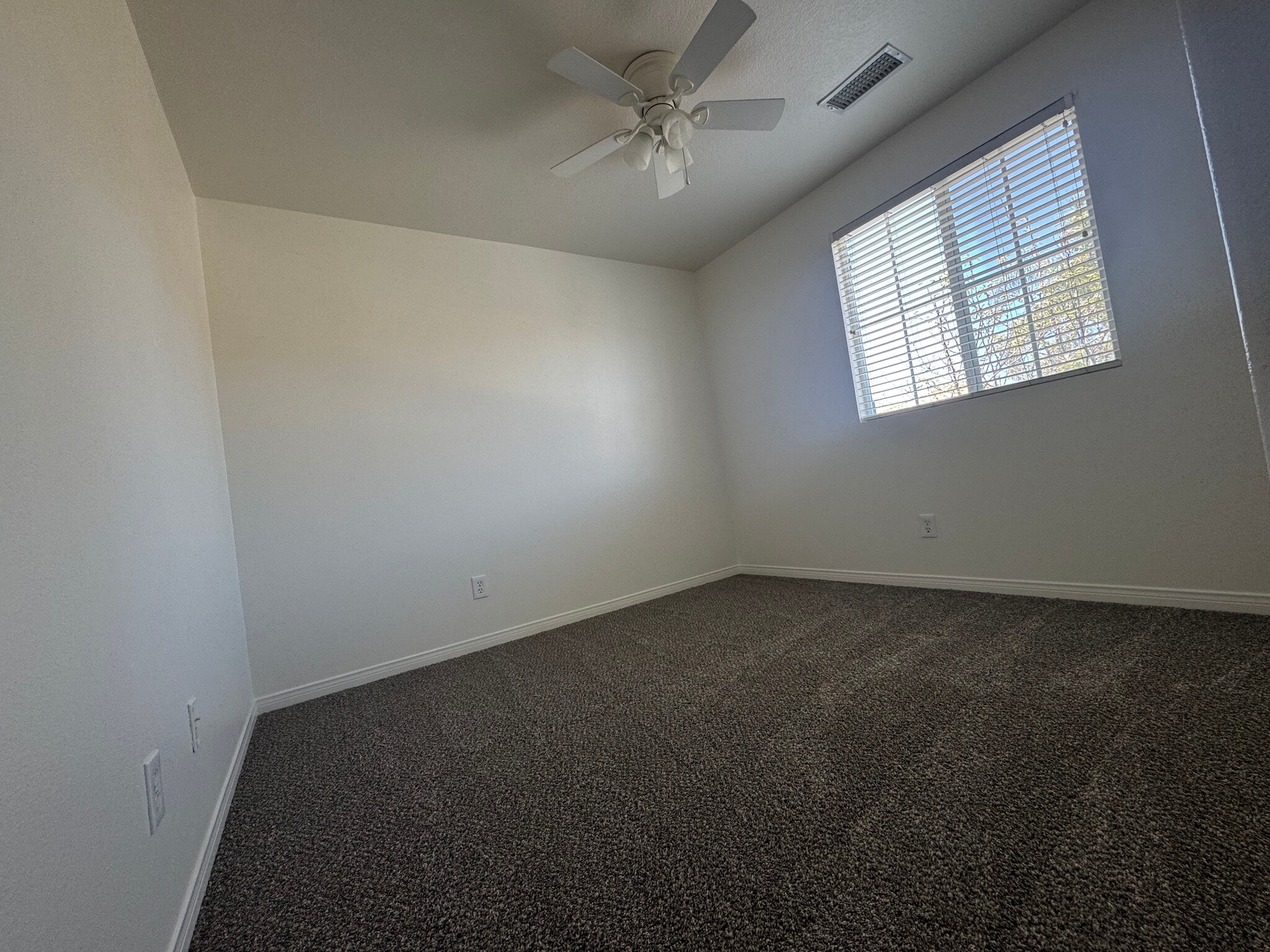 Building Photo - 18 Copperstone Ln