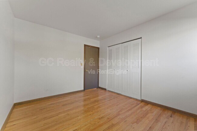 Building Photo - 515-25 N Highview Ave