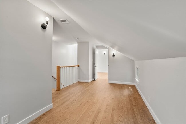 Building Photo - 157 Farm Rd