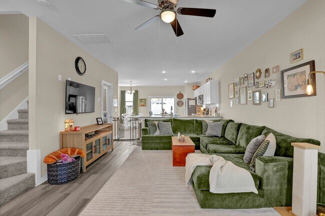 Building Photo - 328 Starfish Ln