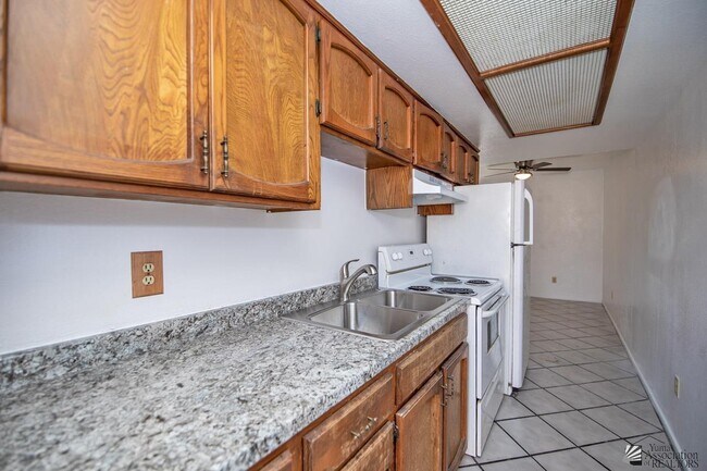 Building Photo - 123 S Magnolia Ave