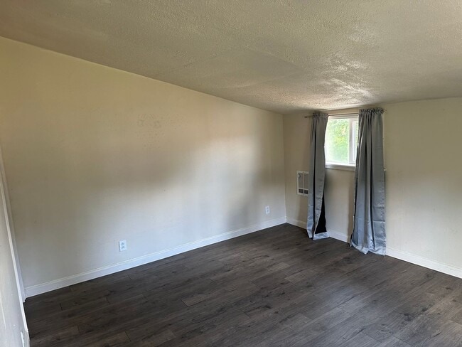 Building Photo - Charming 3 bed 1 bath house in a great a n...