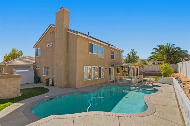 Building Photo - 40067 Villa Moura Dr