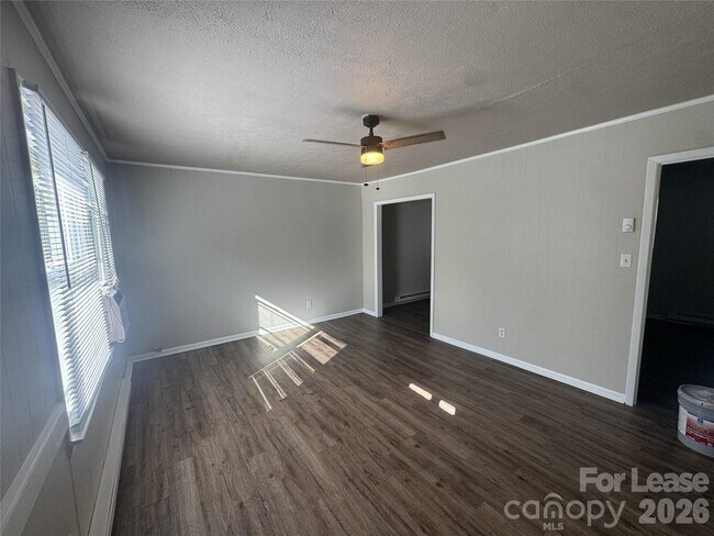 Building Photo - 337 Laurel St