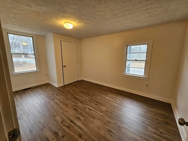 Building Photo - 71 Moultonville Rd