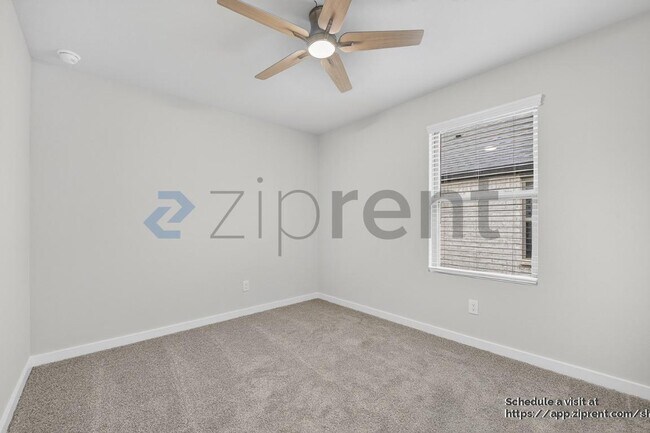 Building Photo - 1010 Rosemary Hl Dr