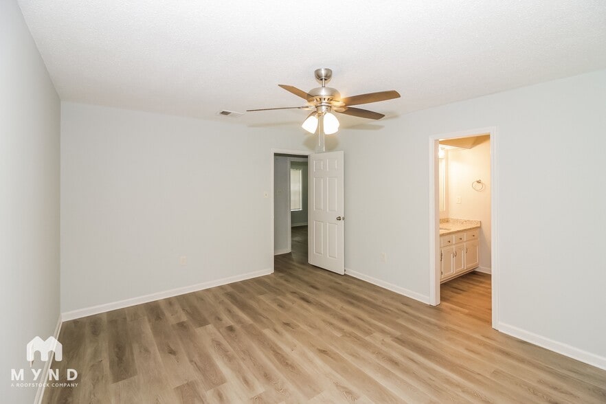 Building Photo - 6868 Rockbrook Dr