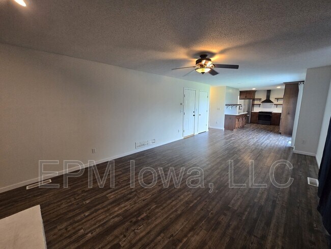 Building Photo - 1138 White Ivy Pl NE