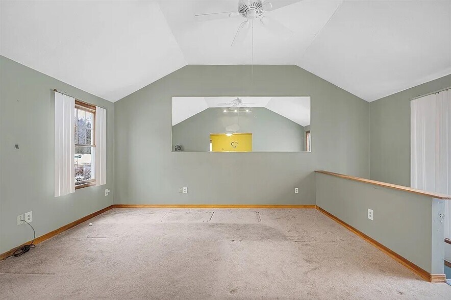 Building Photo - 126 Groton Rd