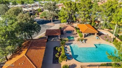 Building Photo - Charming 2BR Condo in Tucson