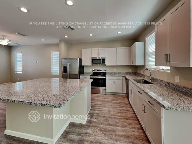 Building Photo - 18928 W Reade Ave