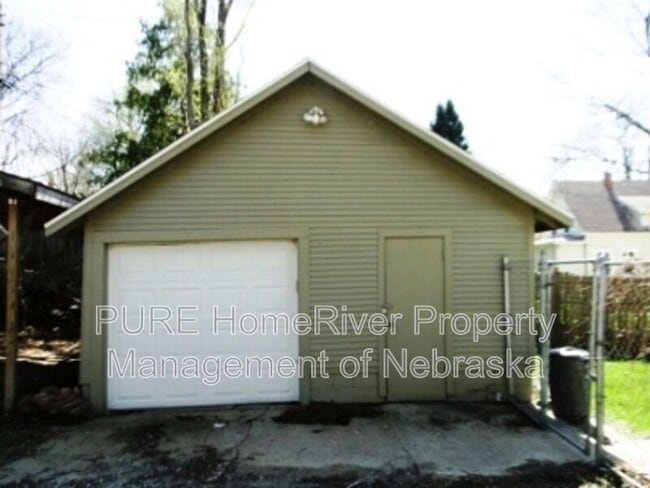 Building Photo - 1009 N 49th Ave