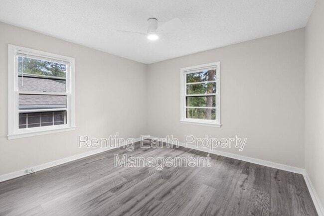 Building Photo - 737 84th Pl S